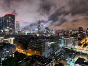 Platinum Towers Apartment with Parking by Renters Prestige